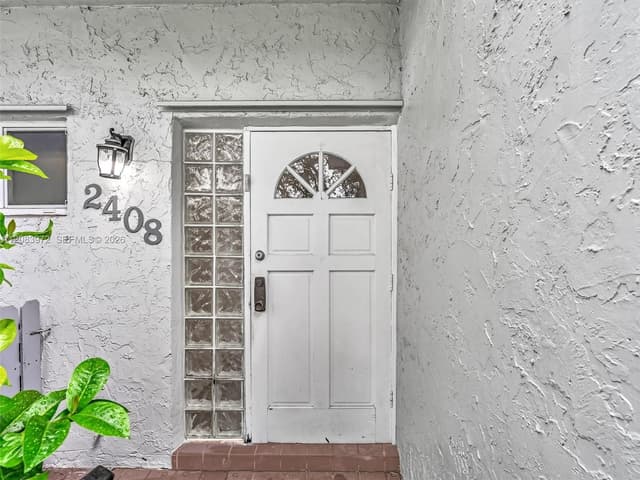 2408 N 35th Ave, Hollywood FL 33021 - Hollywood, FL - Photo 2