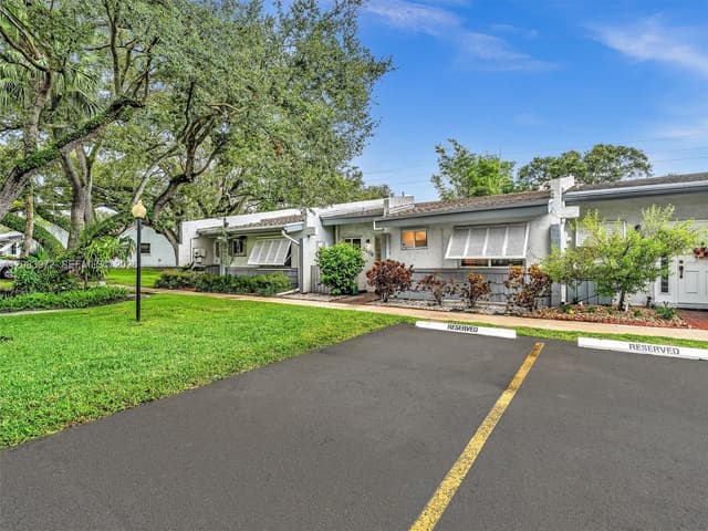 2408 N 35th Ave, Hollywood FL 33021 - Hollywood, FL - Photo 4