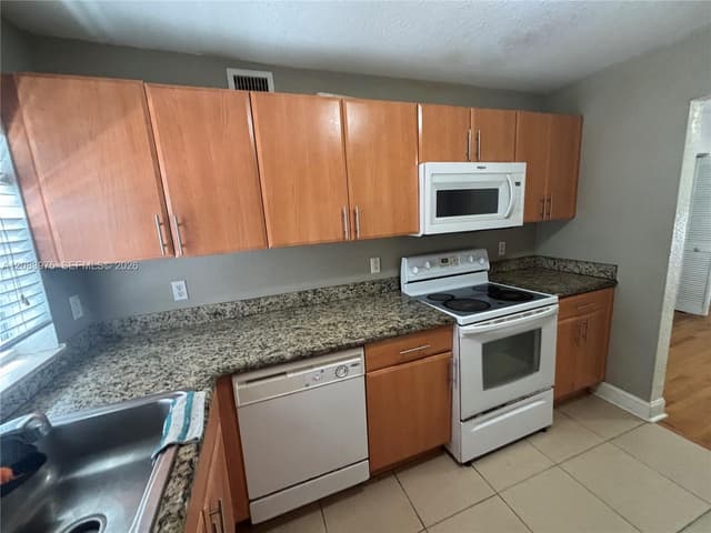 1150 103rd St # 2, Bay Harbor Islands FL 33154 - Bay Harbor Islands, FL - Photo 5