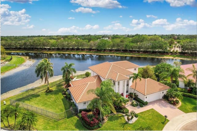 3249 Muirfield, Weston FL 33332 - Weston, FL - Photo 2