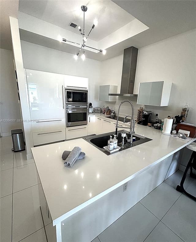 250 NE Sunny Isles Blvd # 407, Sunny Isles Beach FL 33160 - Sunny Isles Beach, FL - Photo 5