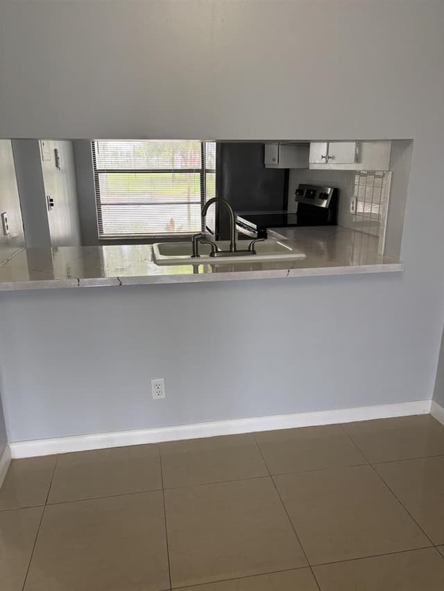 201 Lake Pointe Drive # 107, Oakland Park FL 33309 - Oakland Park, FL - Photo 7