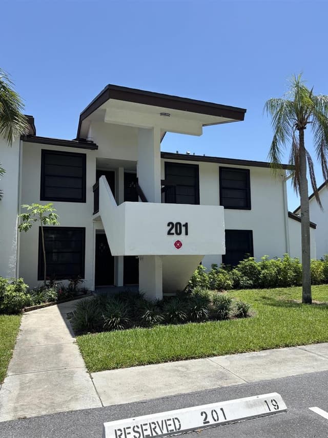 201 Lake Pointe Drive # 107, Oakland Park FL 33309 - Oakland Park, FL - Photo 3