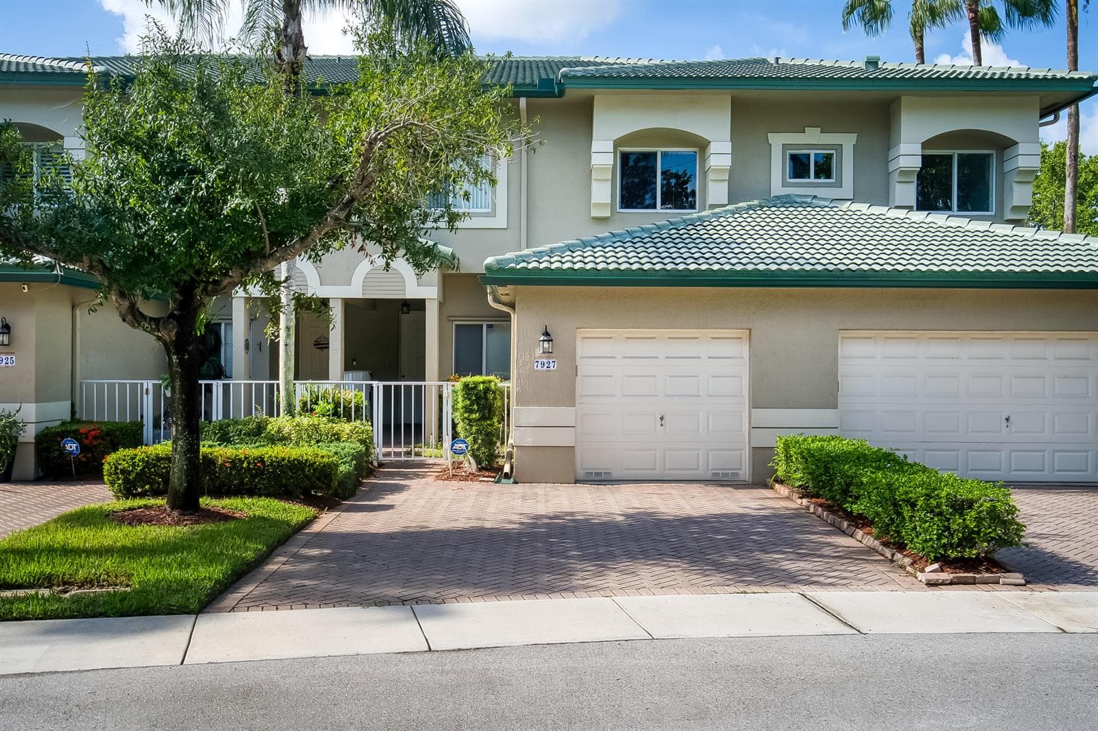 7927 Exeter Boulevard E, Tamarac FL 33321 - Tamarac, FL - Photo 1