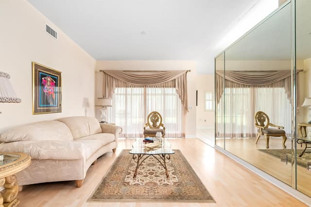 7927 Exeter Boulevard E, Tamarac FL 33321 - Tamarac, FL - Photo 5