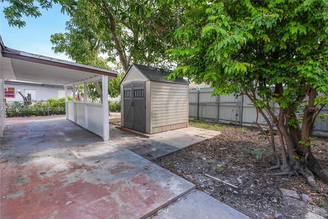 4795 E 8th Ct, Hialeah FL 33013 - Hialeah, FL - Photo 4