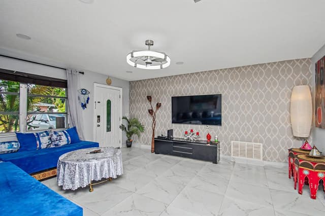 5704 NW 47th Lane, Tamarac FL 33319 - Tamarac, FL - Photo 5