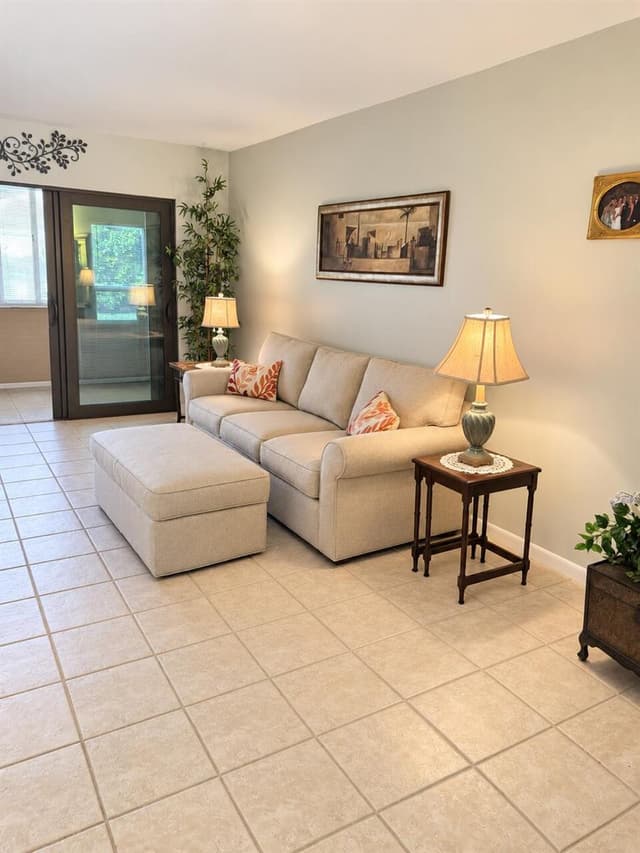 3154 Via Poinciana # 115, Lake Worth FL 33467 - Lake Worth, FL - Photo 5