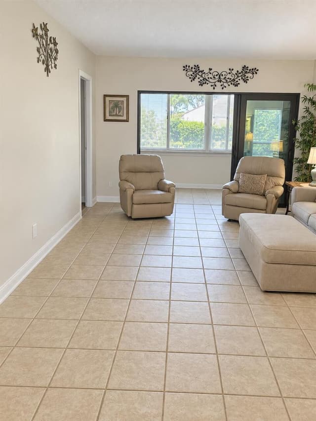 3154 Via Poinciana # 115, Lake Worth FL 33467 - Lake Worth, FL - Photo 4