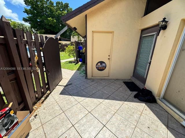 332 Briarwood Cir # 19, Hollywood FL 33024 - Hollywood, FL - Photo 5