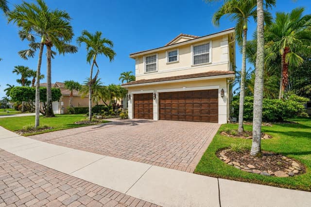6839 Houlton Circle, FL 33467 - Photo 2
