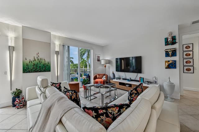2631 NE 14TH Avenue # 316, Wilton Manors FL 33334 - Wilton Manors, FL - Photo 2