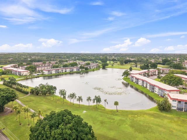 9400 N HOLLYBROOK LAKE Drive # 208, Pembroke Pines FL 33025 - Pembroke Pines, FL - Photo 3