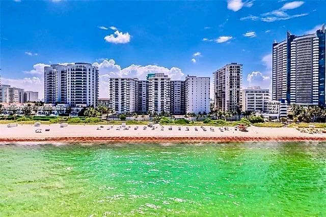 6039 Collins Ave # 833, Miami Beach FL 33140 - Miami Beach, FL - Photo 2