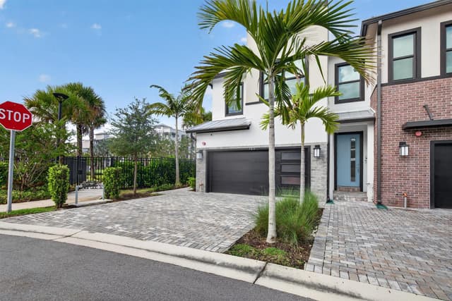 765 NW 84TH Terrace, Plantation FL 33324 - Plantation, FL - Photo 2