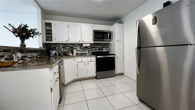 2780 NE 183rd St # 303, Aventura FL 33160 - Aventura, FL - Photo 2