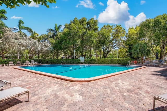 155 Ocean Lane Dr # 103, Key Biscayne FL 33149 - Key Biscayne, FL - Photo 2
