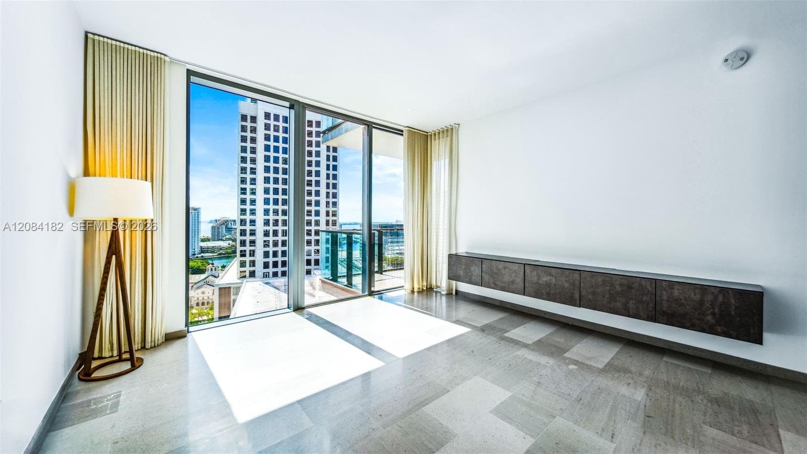 68 SE 6th St # 1605, Miami FL 33131