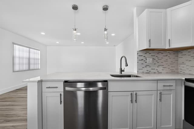 515 Normandy Lane, Delray Beach FL 33484 - Delray Beach, FL - Photo 6