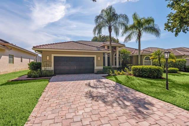 4933 CHARDONNAY Drive, Coral Springs FL 33067 - Coral Springs, FL - Photo 4