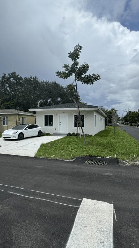 1701 NW 9th Street, Fort Lauderdale FL 33311