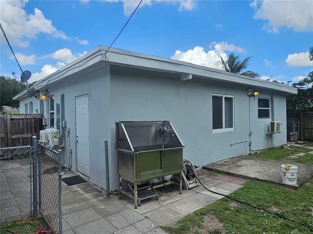 12145 NE 11th Ct, North Miami FL 33161 - North Miami, FL - Photo 5