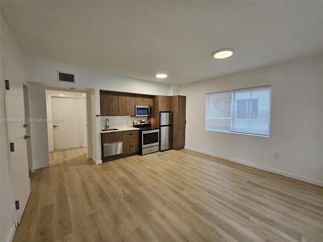 557 Michigan Ave, Miami Beach FL 33139 - Miami Beach, FL - Photo 6