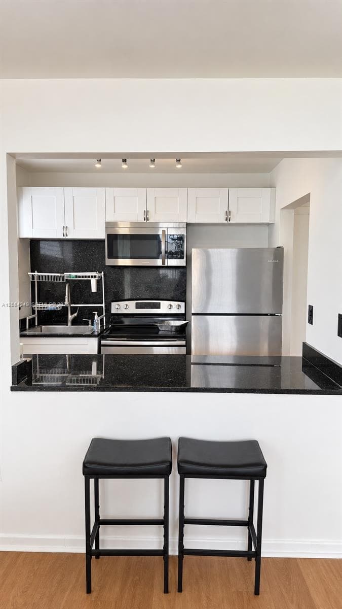 1990 Marseille Dr # 407, Miami Beach FL 33141