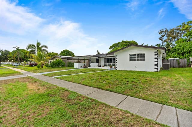 3831 NW 6th Pl, Lauderhill FL 33311 - Lauderhill, FL - Photo 2