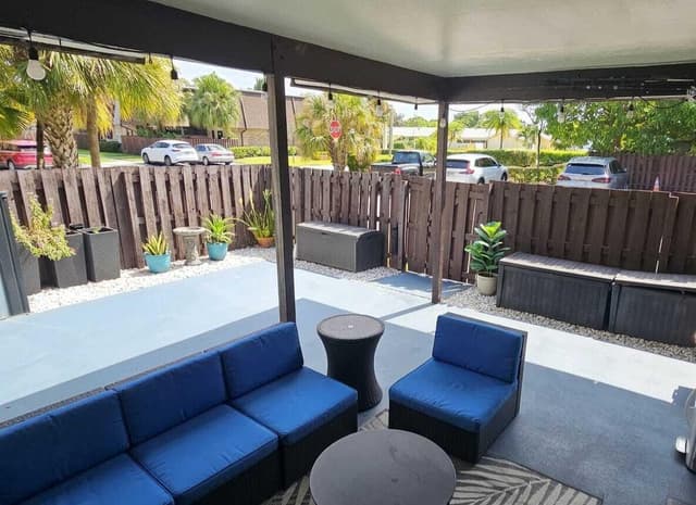 2492 NW 99th Avenue, Coral Springs FL 33065 - Coral Springs, FL - Photo 2