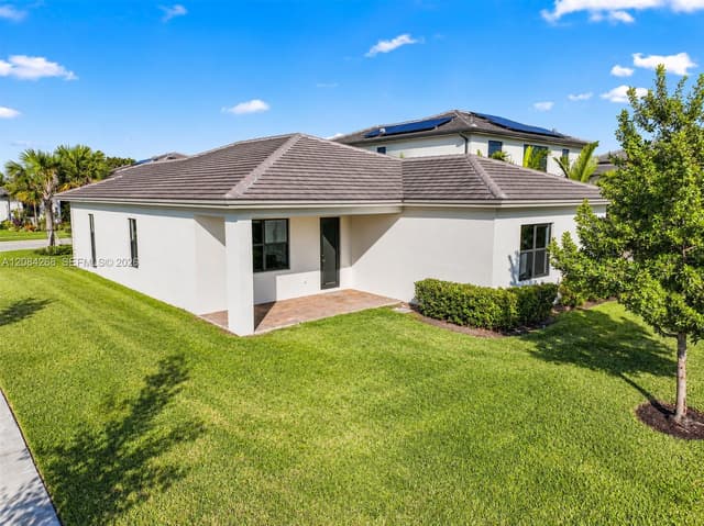 17564 SW 41st St, Miramar FL 33029 - Miramar, FL - Photo 2