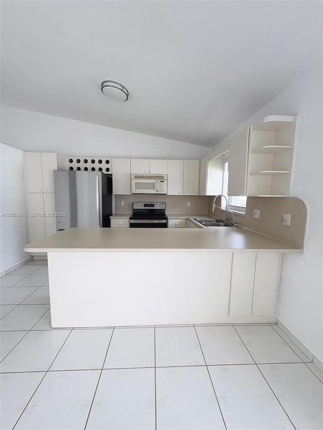 3397 W 72nd Pl, Hialeah FL 33018 - Hialeah, FL - Photo 7