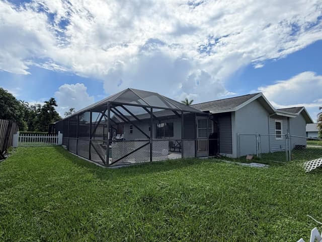 10431 Carmen Lane, Royal Palm Beach FL 33411 - Royal Palm Beach, FL - Photo 6