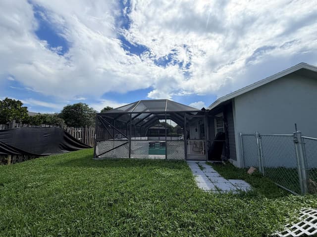 10431 Carmen Lane, Royal Palm Beach FL 33411 - Royal Palm Beach, FL - Photo 5