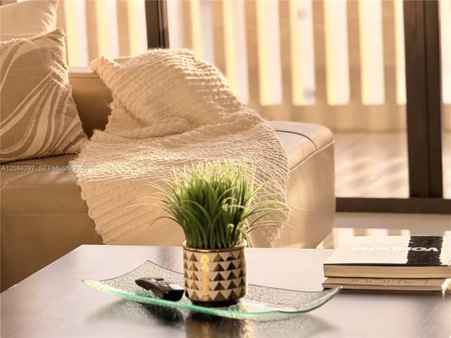 1000 W Island Blvd # 1911, Aventura FL 33160 - Aventura, FL - Photo 2