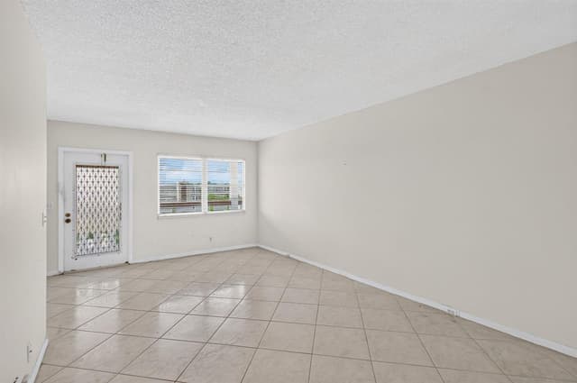 4044 WOLVERTON C, Boca Raton FL 33434 - Boca Raton, FL - Photo 4