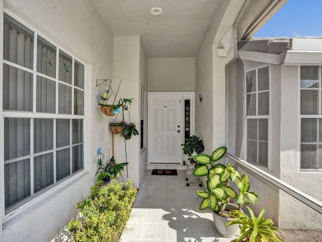 7592 Ironbridge Circle, Delray Beach FL 33446 - Delray Beach, FL - Photo 5