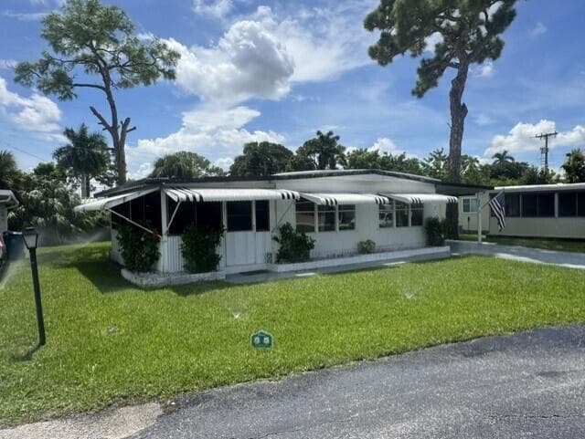 4042 Royal Manor Boulevard, Boynton Beach FL 33436 - Boynton Beach, FL - Photo 3