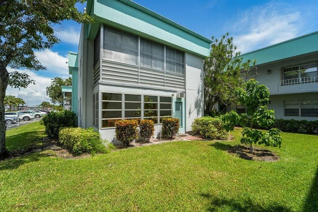 396 Monaco I # I, Delray Beach FL 33446 - Delray Beach, FL - Photo 4