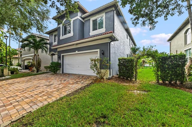1006 Center Stone Lane, Riviera Beach FL 33404 - Riviera Beach, FL - Photo 2