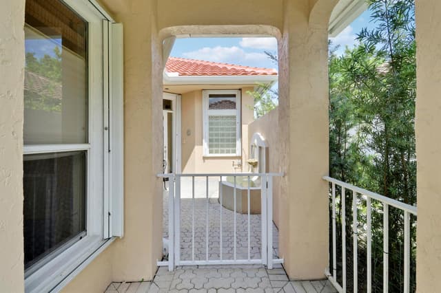2189 Regents Boulevard, West Palm Beach FL 33409 - West Palm Beach, FL - Photo 2