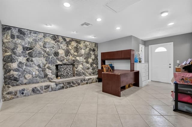 4746 CANAL Drive, Lake Worth FL 33463 - Lake Worth, FL - Photo 6
