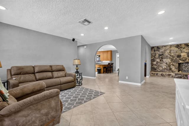 4746 CANAL Drive, Lake Worth FL 33463 - Lake Worth, FL - Photo 3