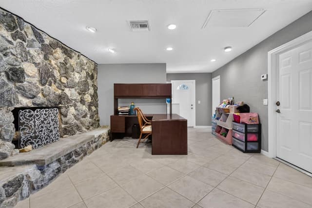 4746 CANAL Drive, Lake Worth FL 33463 - Lake Worth, FL - Photo 5