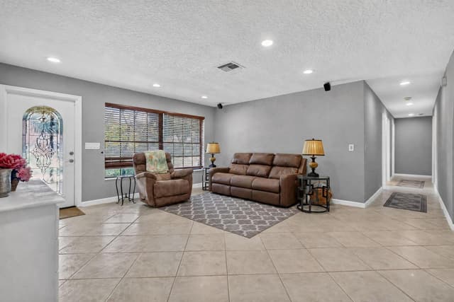 4746 CANAL Drive, Lake Worth FL 33463 - Lake Worth, FL - Photo 4