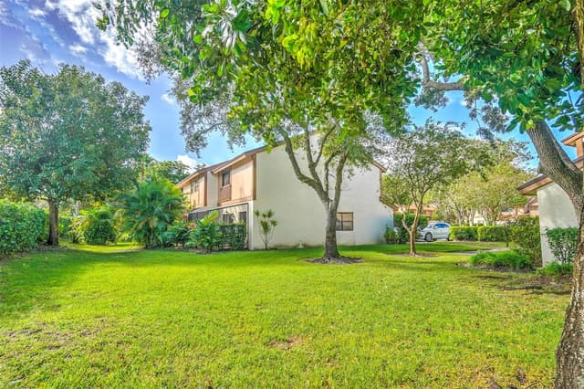 4698 NW 30TH Street, Coconut Creek FL 33063 - Coconut Creek, FL - Photo 2