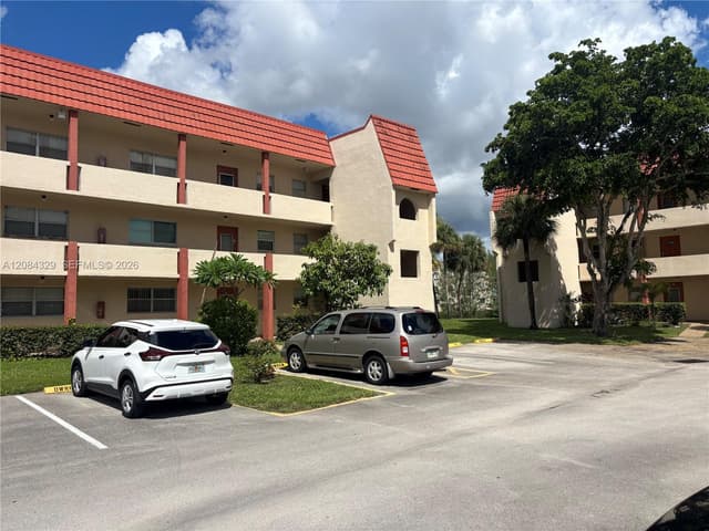 3051 E Sunrise Lakes Dr # 211, Sunrise FL 33322 - Sunrise, FL - Photo 3