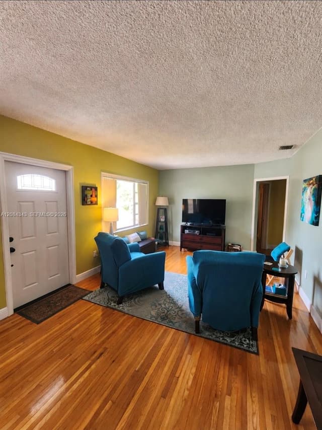 130 E 35th St, Hialeah FL 33013 - Hialeah, FL - Photo 3