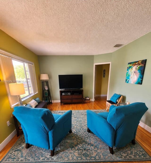 130 E 35th St, Hialeah FL 33013 - Hialeah, FL - Photo 4