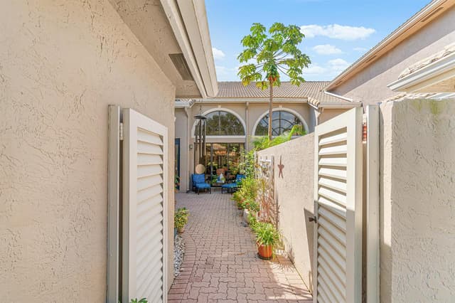 5315 Monterey Circle # D, Delray Beach FL 33484 - Delray Beach, FL - Photo 2